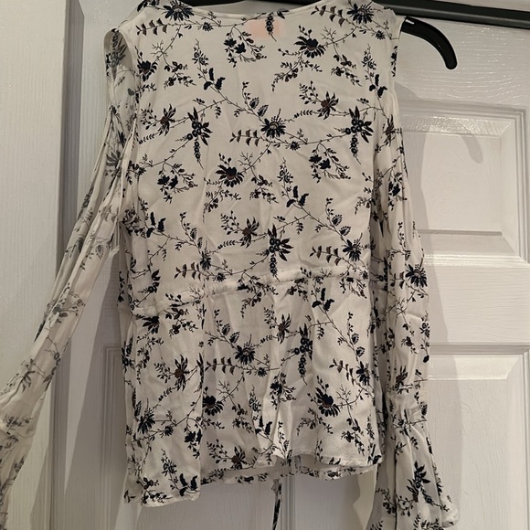 White Wishful Thinking Cold Shoulder Blouse - Size Small - Picture 4 of 4